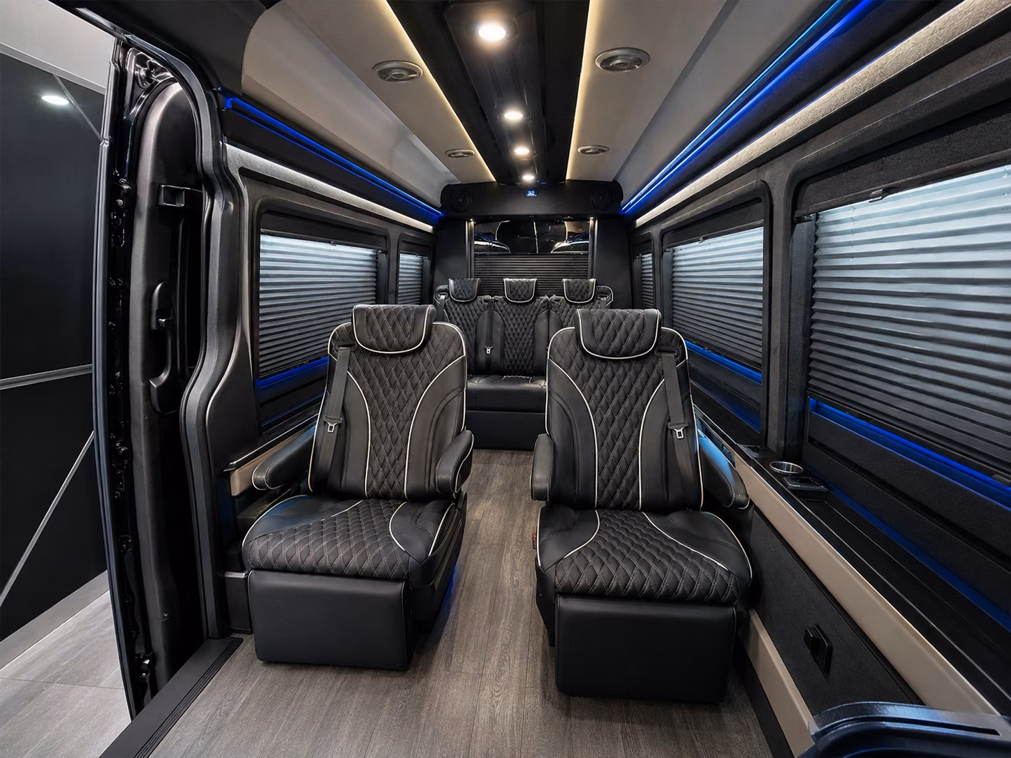 no matter the group size find the right airport bus in tracy